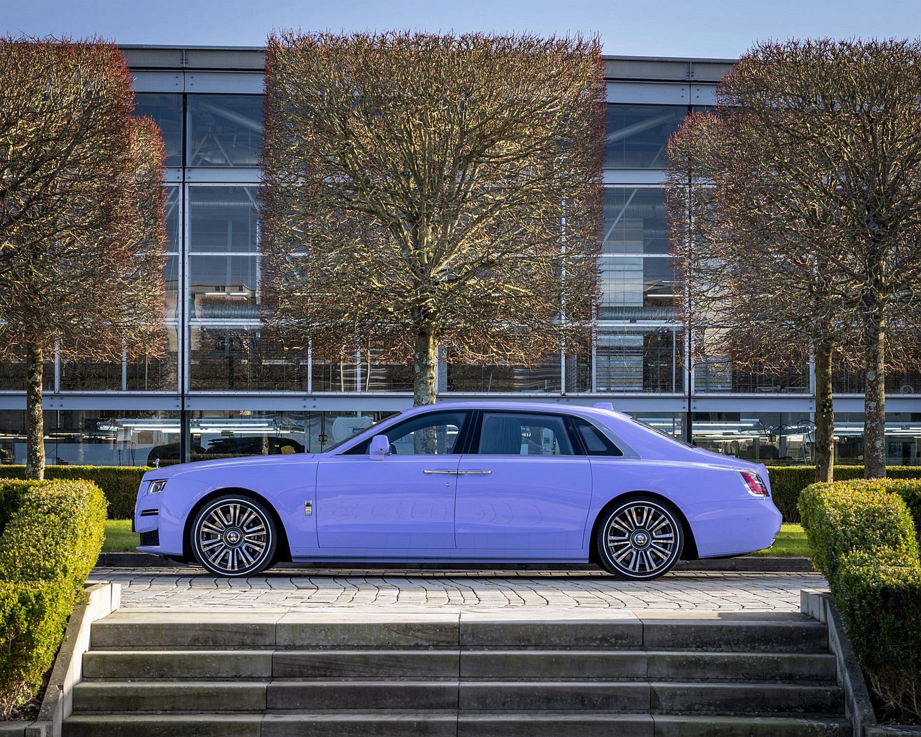 2024 Rolls-Royce Ghost Extended Expressionism