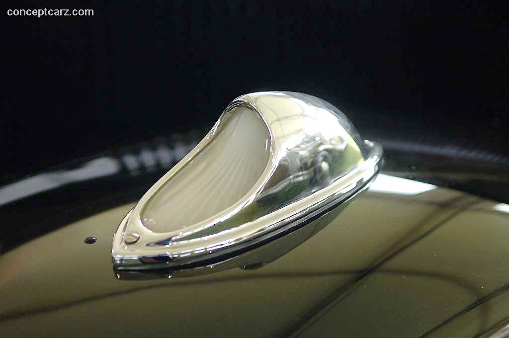 1932 Studebaker President background image
