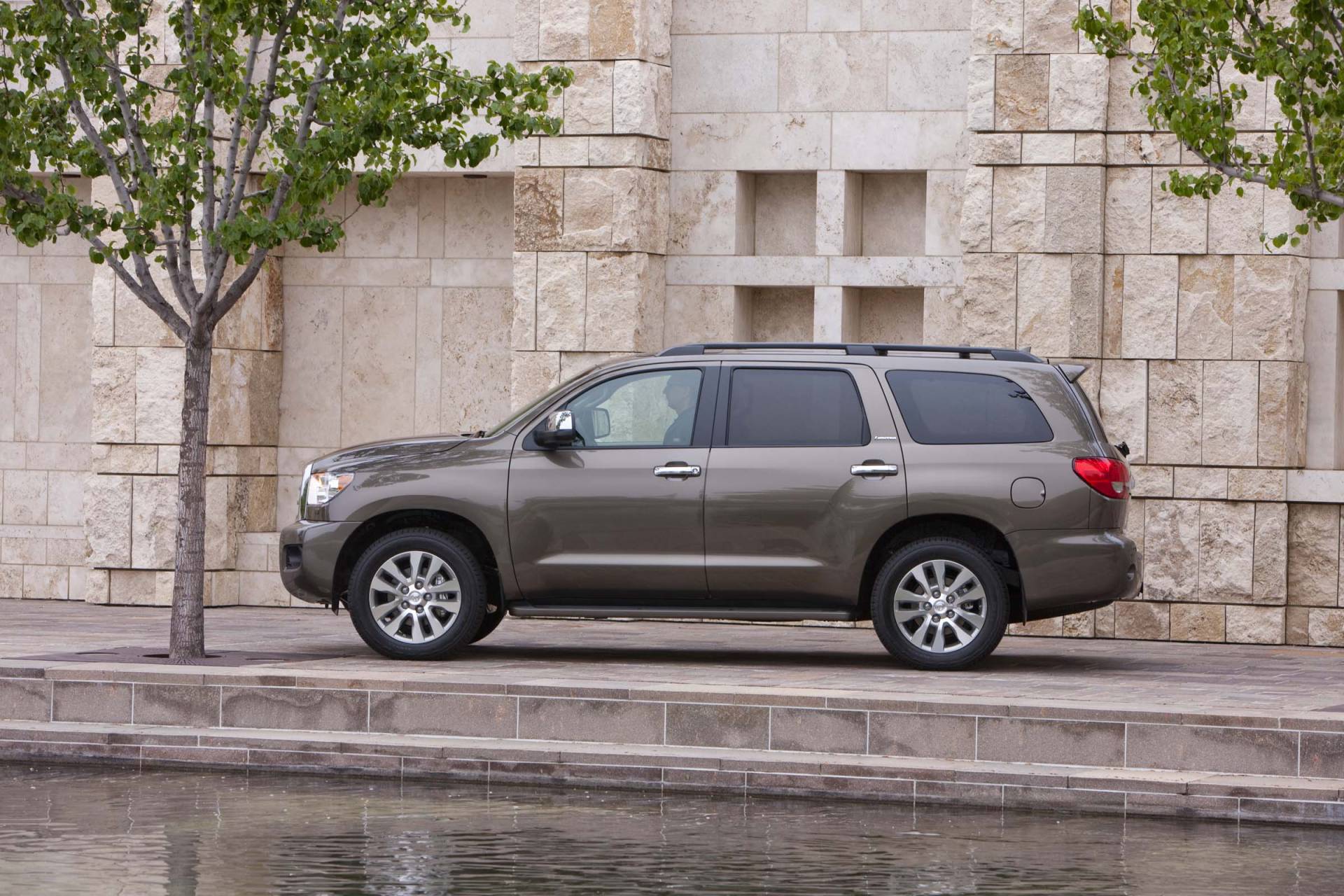 2013 Toyota Sequoia