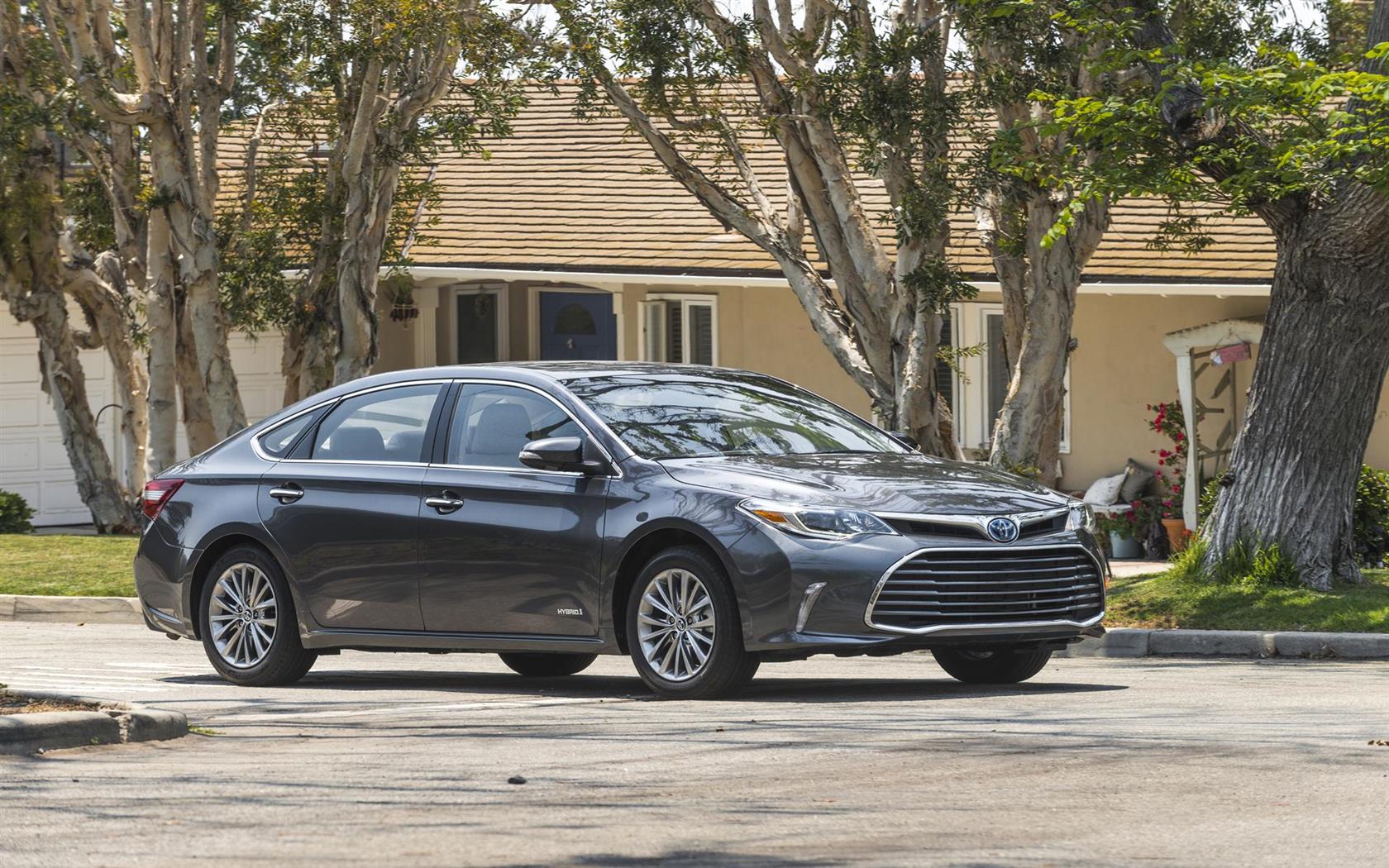 2017 Toyota Avalon Hybrid