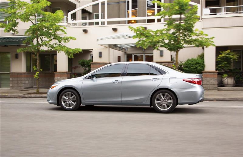 2017 Toyota Camry Hybrid