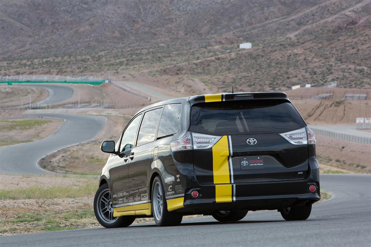 2015 Toyota Sienna R-Tuned Concept