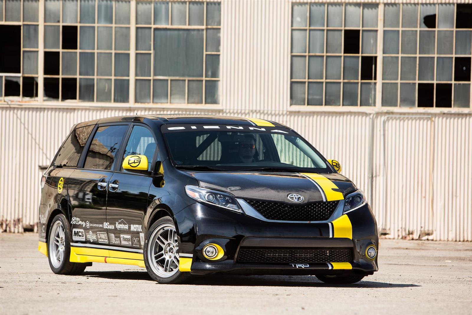 2015 Toyota Sienna R-Tuned Concept