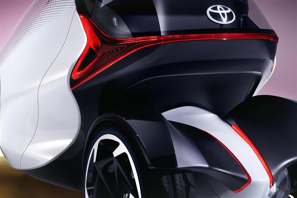 2017 Toyota i-TRIL Concept