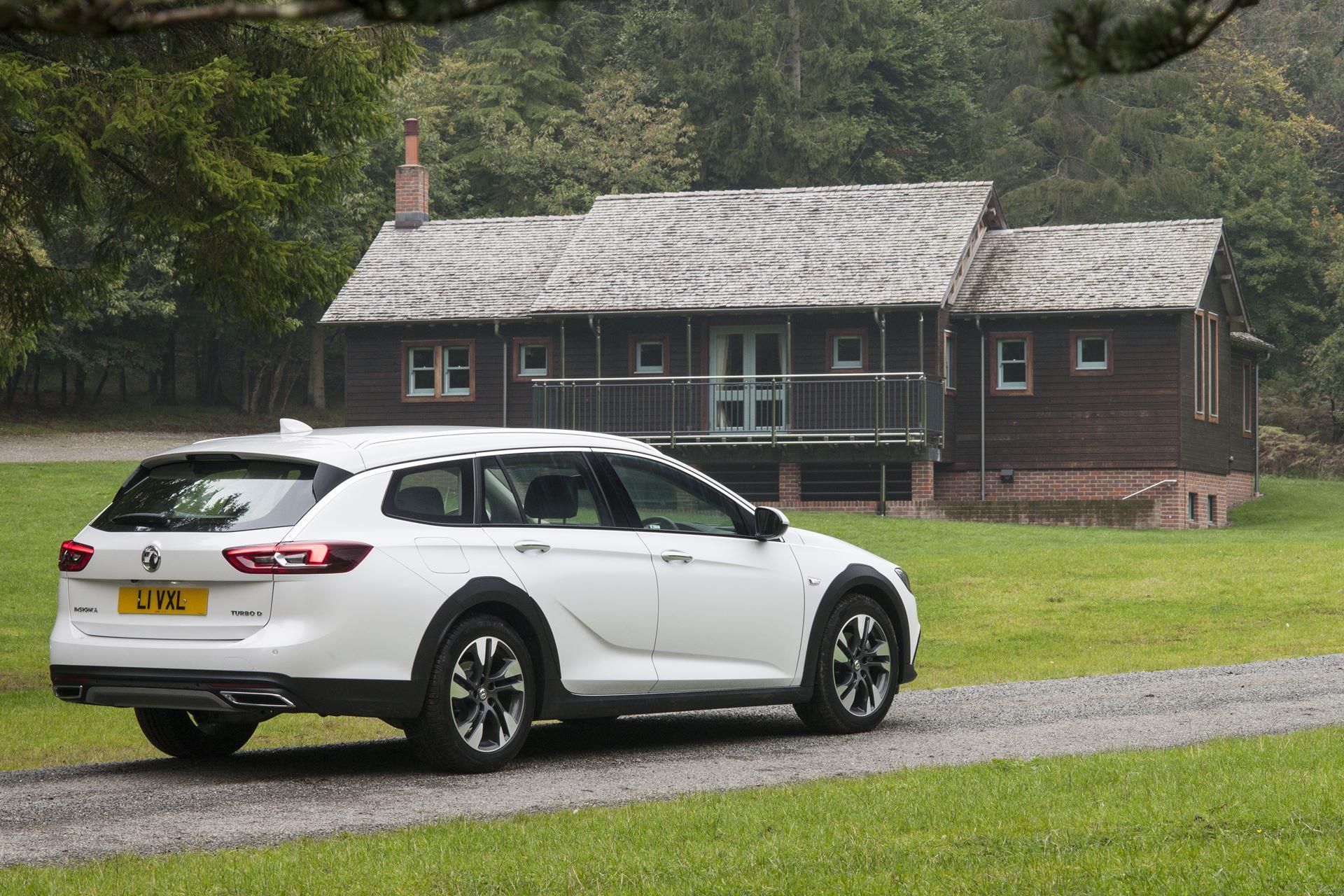 Country touring. Opel Insignia Country Tourer 2019. Opel Insignia Country Tourer 2018. Vauxhall Insignia Country Tourer. Opel Insignia Country Tourer 4x4 2018.