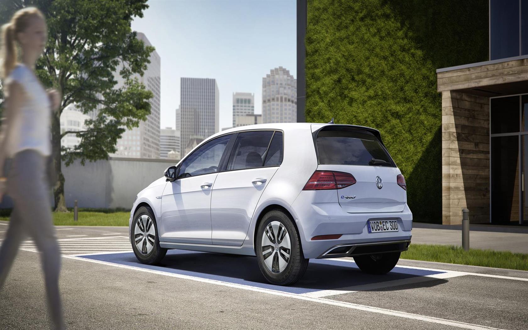 2017 Volkswagen e-Golf