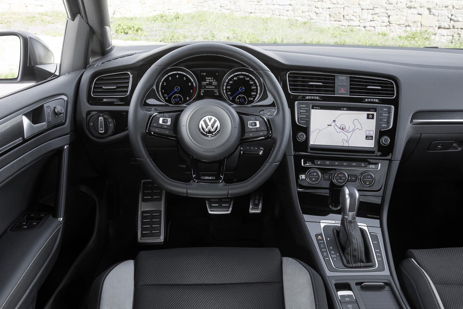 2015 Volkswagen Golf R Variant