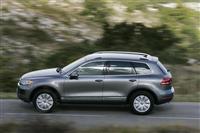 Volkswagen Touareg Monthly Vehicle Sales