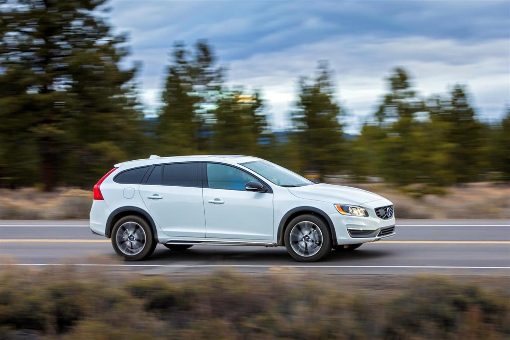 2016 Volvo V60 Cross Country