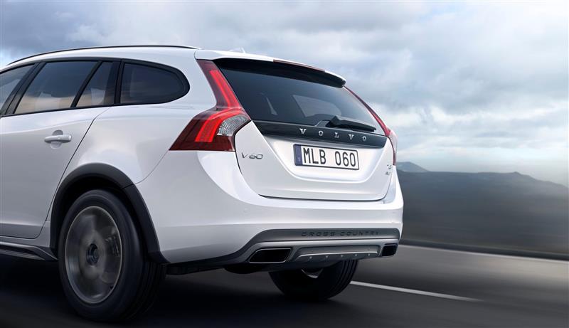 2016 Volvo V60 Cross Country