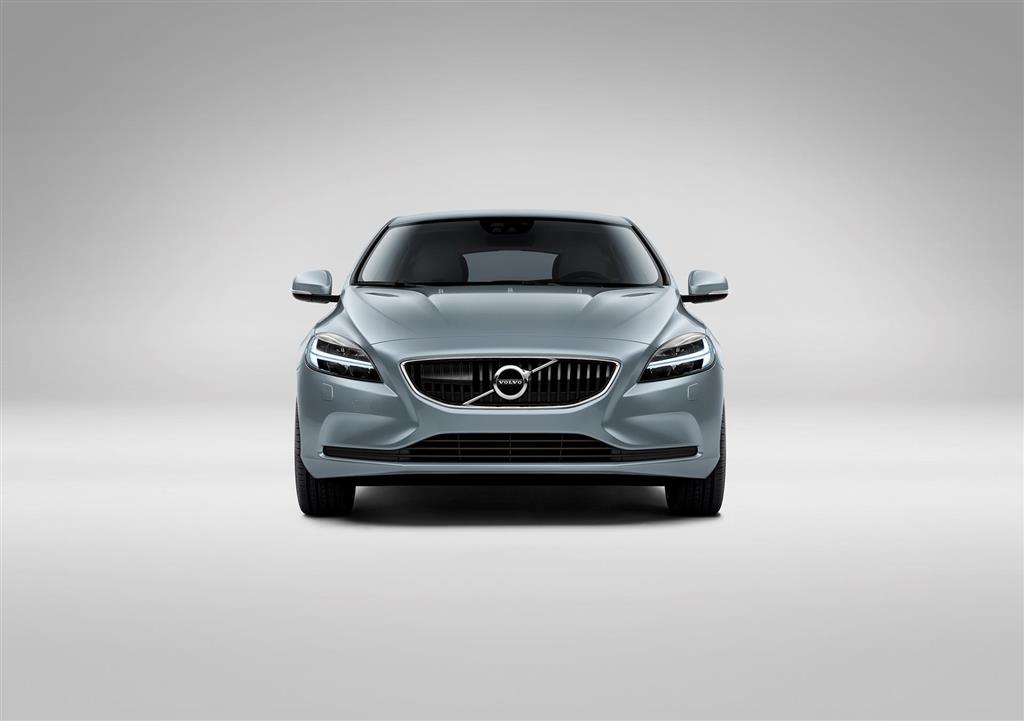 2017 Volvo V40 UK Hatchback