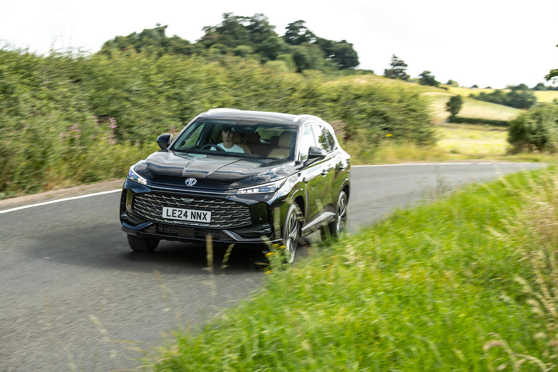 Double success for the MG HS