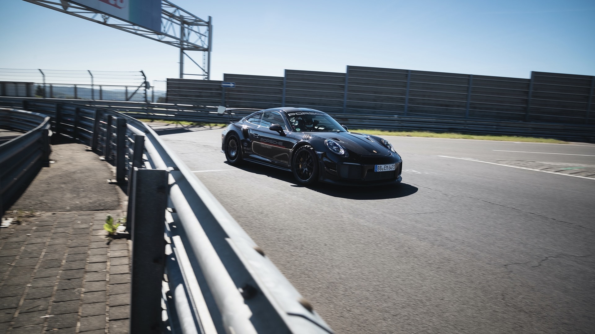 911 GT3 RS and 911 GT2 RS Manthey Kits Now Offered in U.S.