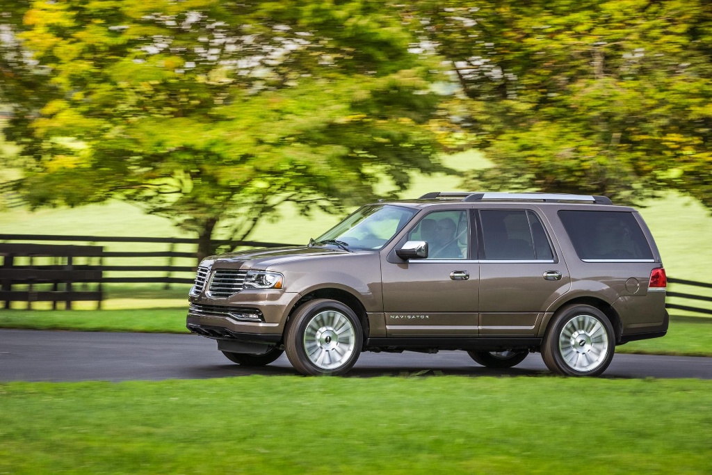 NEW 2015 LINCOLN NAVIGATOR EQUIPPED FOR ENHANCED PERFORMANCE AND REFINEMENT