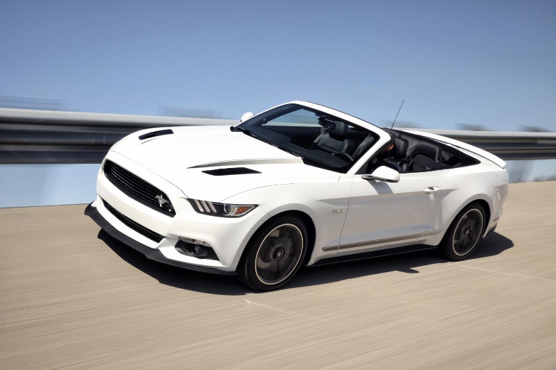 2016 MODEL YEAR MUSTANG GT TO RECEIVE HOOD VENT TURN SIGNALS, A NOD TO CAR'S HERITAGE, NEW PACKAGING OPTIONS