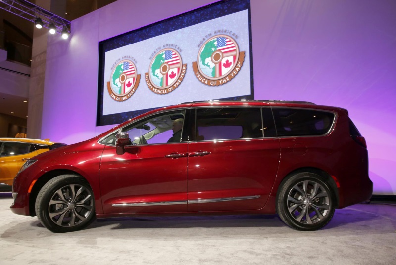ALL-NEW 2017 CHRYSLER PACIFICA NAMED NORTH AMERICAN UTILITY VEHICLE OF THE YEAR