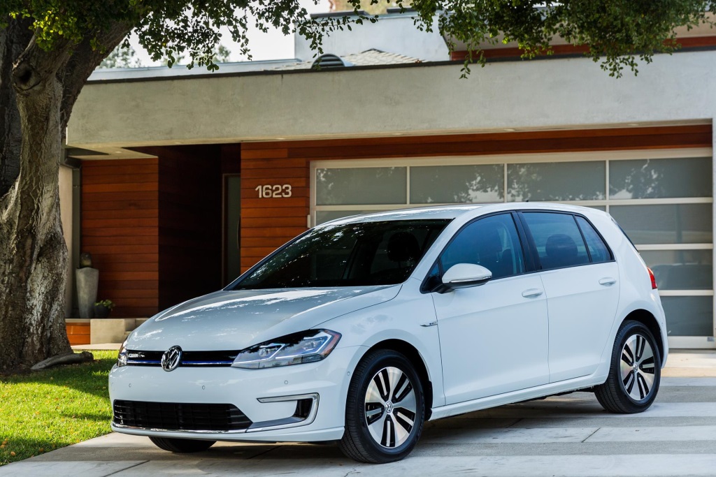 2017 Volkswagen E-Golf Offers Improved Range And Fuel Economy