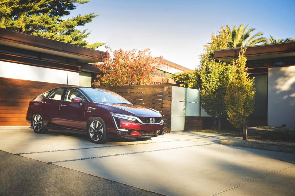 2018 Honda Clarity Fuel Cell Arrives At Select Dealerships