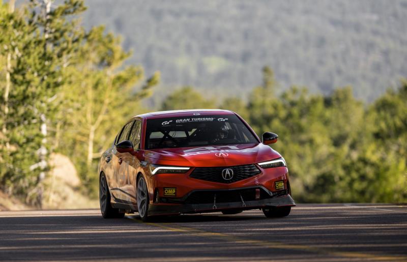 2024 Acura Integra Type S Makes Racing Debut at Pikes Peak International Hill Climb