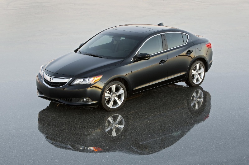 ACURA ILX WINS 2014 INTELLICHOICE BEST OVERALL VALUE OF THE YEAR AWARD