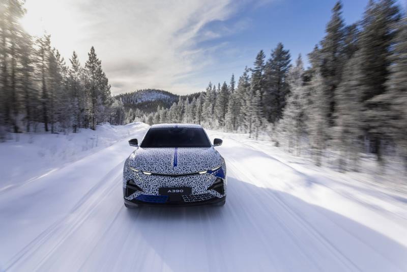 A390: Alpine's sport fastback put to the test in polar conditions