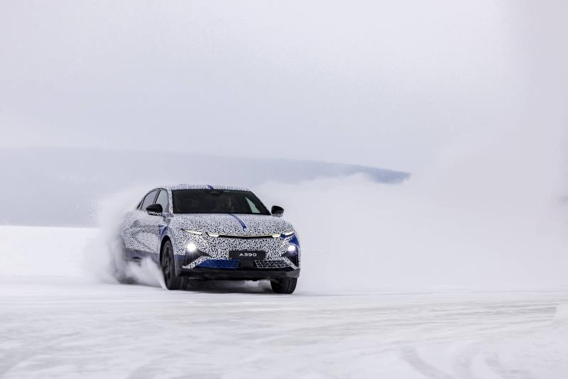 A390: Alpine's sport fastback put to the test in polar conditions