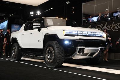 Barrett-Jackson Helps Raise More Than $5.8 Million for Charity, Including $2.5 Million for 2022 GMC HUMMER EV Edition 1 VIN 001 and $1.075 Million for the 2021 Ford Bronco 2-Door VIN 001