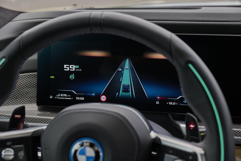 Level 3 highly automated driving available in the new BMW 7 Series from next spring
