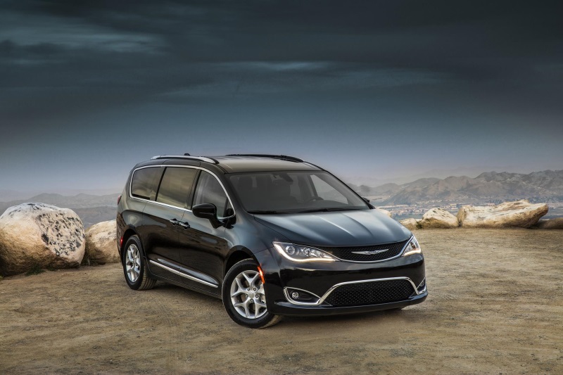 FCA CANADA: CANADIAN-BUILT CHRYSLER PACIFICA NAMED 2017 AUTOTRADER.CA TOP PICK