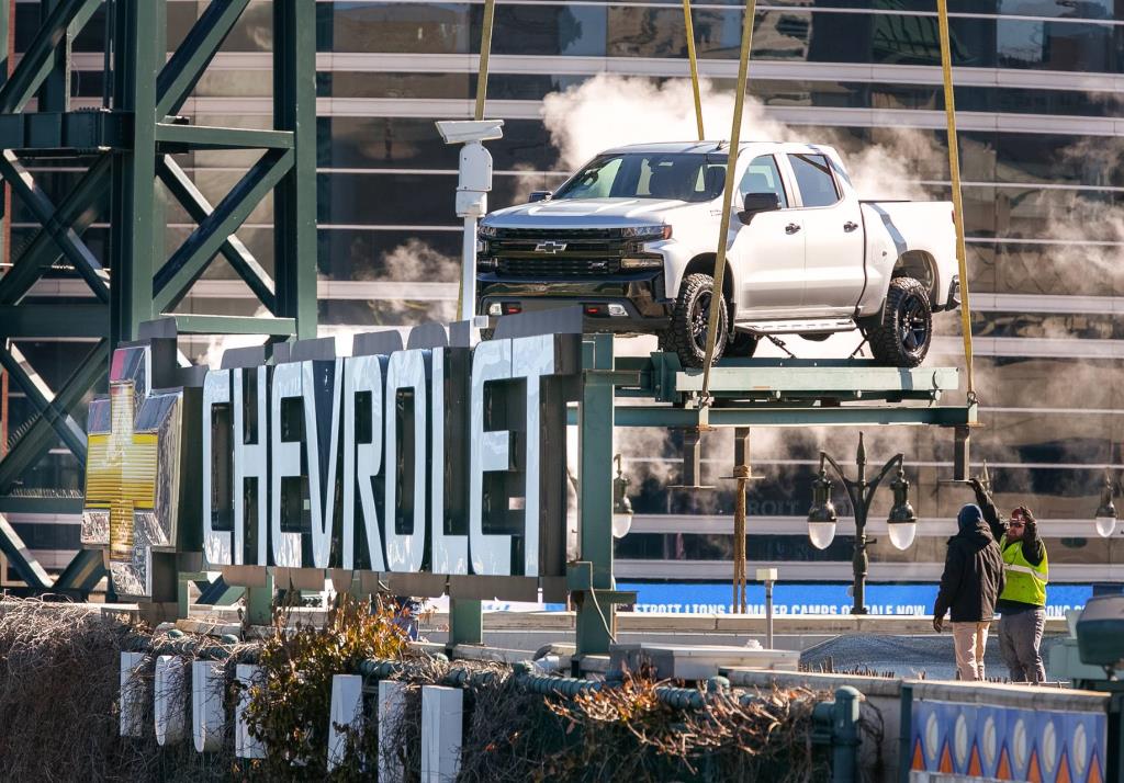 Style And Innovation: Two All-New Chevrolet Vehicles Top Comerica Park Fountain