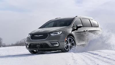 Chrysler Pacifica Named Best Minivan for Families in U.S. News & World Report 2024 Best Cars for Families Awards