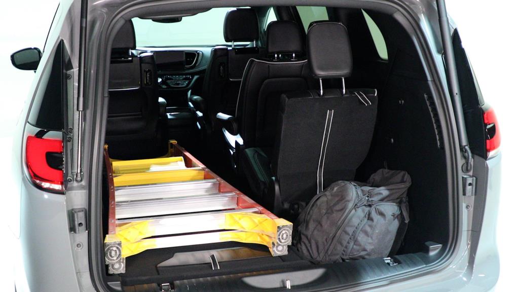 20 Years of Stow 'n Go! Chrysler Marks 20 Years of Exclusive Minivan Stow 'n Go Seating, Kicks Off Stow 'n Go Challenge at 2025 Detroit Auto Show