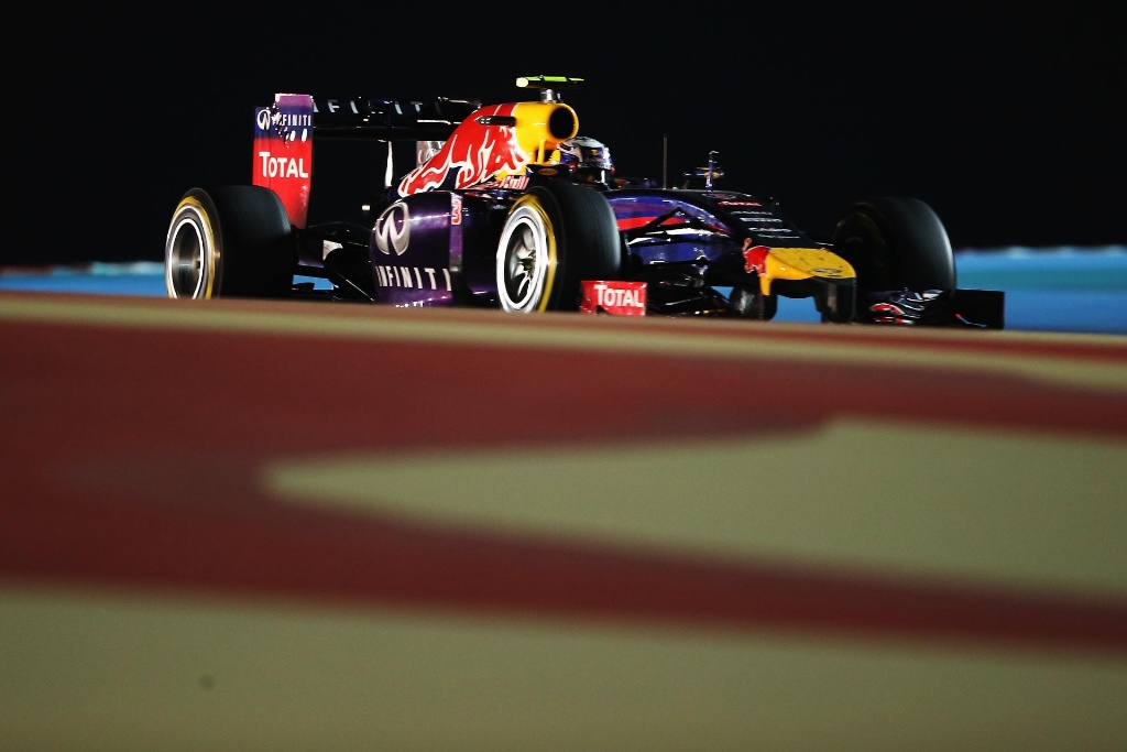 DANIEL & SEB DELIVER IN THRILLING BAHRAIN GP