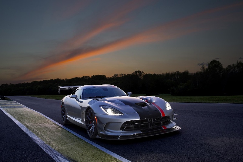 DODGE OPENS ORDER BANKS FOR NEW 2016 DODGE VIPER ACR