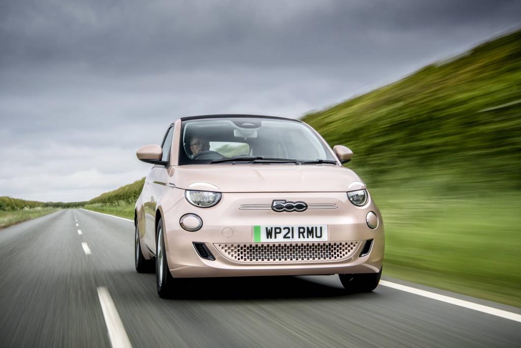 New Fiat 500 named Best Electric Small Car at What Car? annual Electric Car Awards