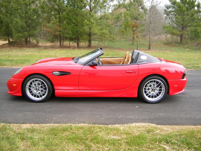 FIRST 25TH ANNIVERSARY PANOZ ESPERANTE SPYDER DEBUTS AT STANDING-ROOM ONLY CELEBRATION