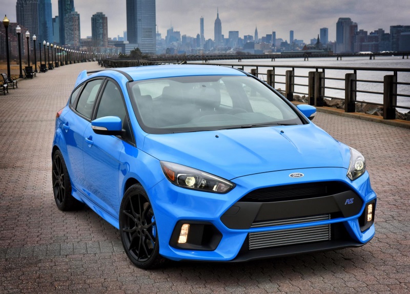 FORD'S ALL-NEW FOCUS RS SPRINTS TO 62 MPH IN 4.7 SECONDS AND HITS 165 MPH