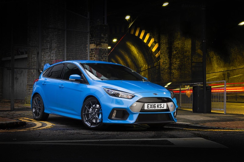 FORMIDABLE FORD FOCUS RS AND ITS ENGINEER CROWNED BY AUTOCAR