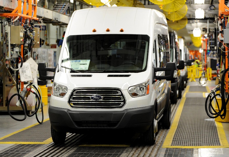 2,000 NEW FORD KANSAS CITY EMPLOYEES CELEBRATE START OF PRODUCTION OF GAME-CHANGING 2015 FORD TRANSIT VAN