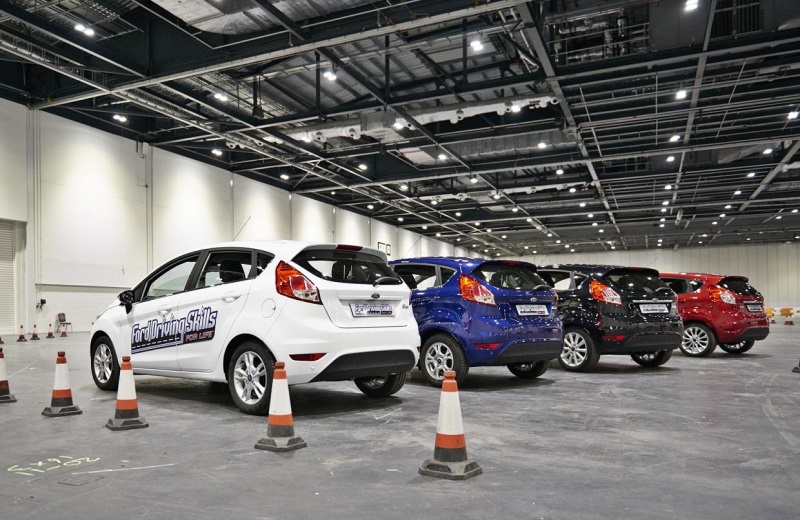 FORD DRIVING SKILLS FOR LIFE TRAINS 400 YOUNG DRIVERS IN THREE DAYS AHEAD OF ROAD SAFETY WEEK