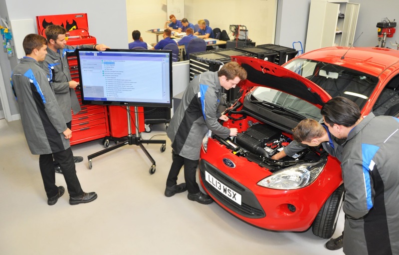 Ford UK Dealers Seek 1,000 New Technicians To Support Sales Growth Of Advanced New Generation Models