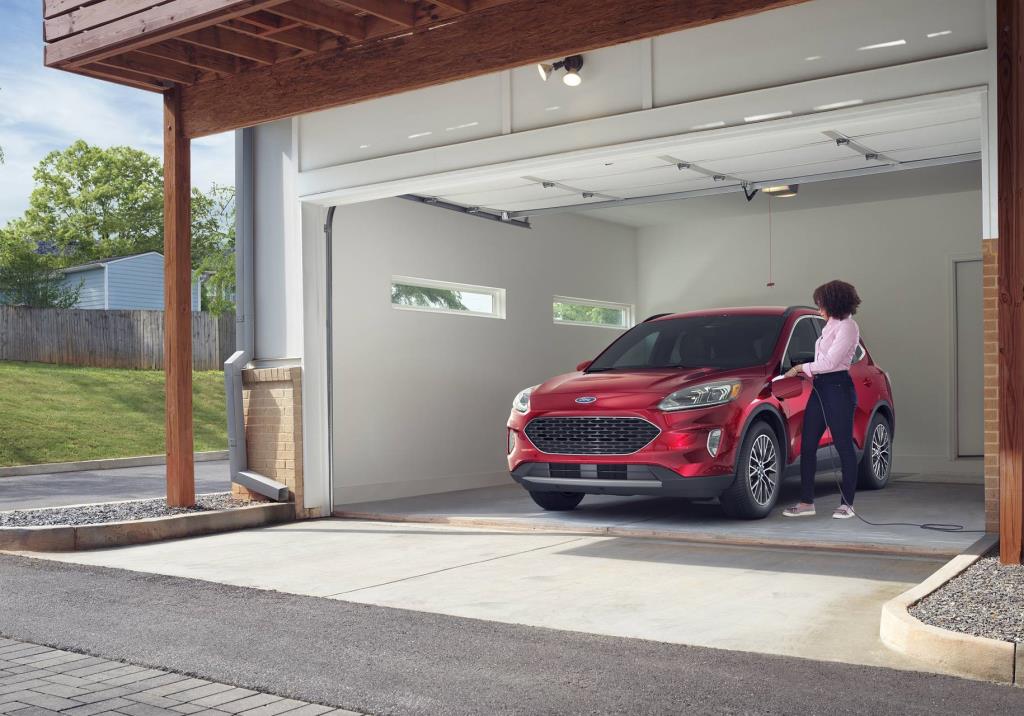 100 Mpge! All-New Ford Escape Plug-In Hybrid Brings Best-In-Class EPA-Estimated All-Electric Combined Fuel Economy