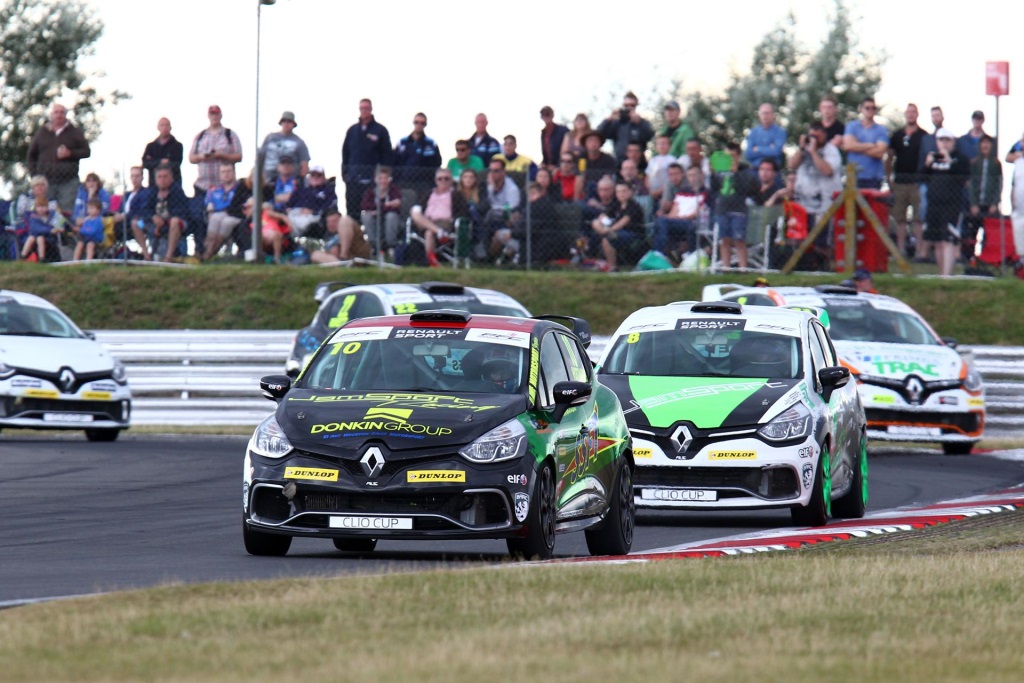 JAMES GRINT & PAUL DONKIN MAKE IT SEVEN CARS FOR JAMSPORT TEAM IN BRANDS HATCH RENAULT UK CLIO CUP FINALE