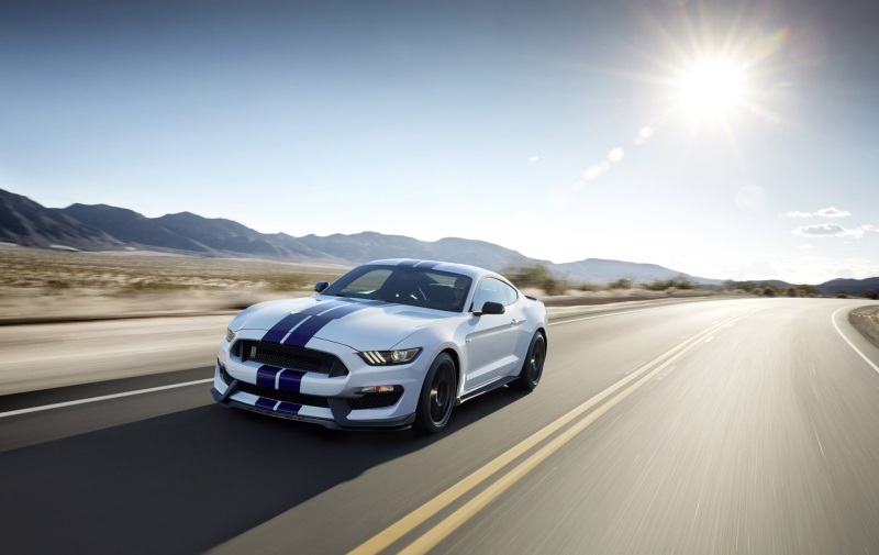 HISPANIC MOTOR PRESS AWARDS FORD FIESTA AND FORD SHELBY GT350 MUSTANG AMONG ITS BEST CARS FOR 2016