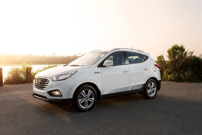 2016 HYUNDAI TUCSON FUEL CELL CONTINUES TO ATTRACT ZERO-EMISSIONS-FOCUSED CUSTOMERS WITH NEW COLORS AND FEATURES