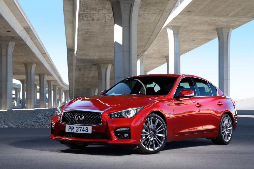 INFINITI Q60 SPORTS COUPE AND QX30 PREMIUM ACTIVE CROSSOVER SET TO MAKE EUROPEAN DEBUT AT GENEVA MOTOR SHOW