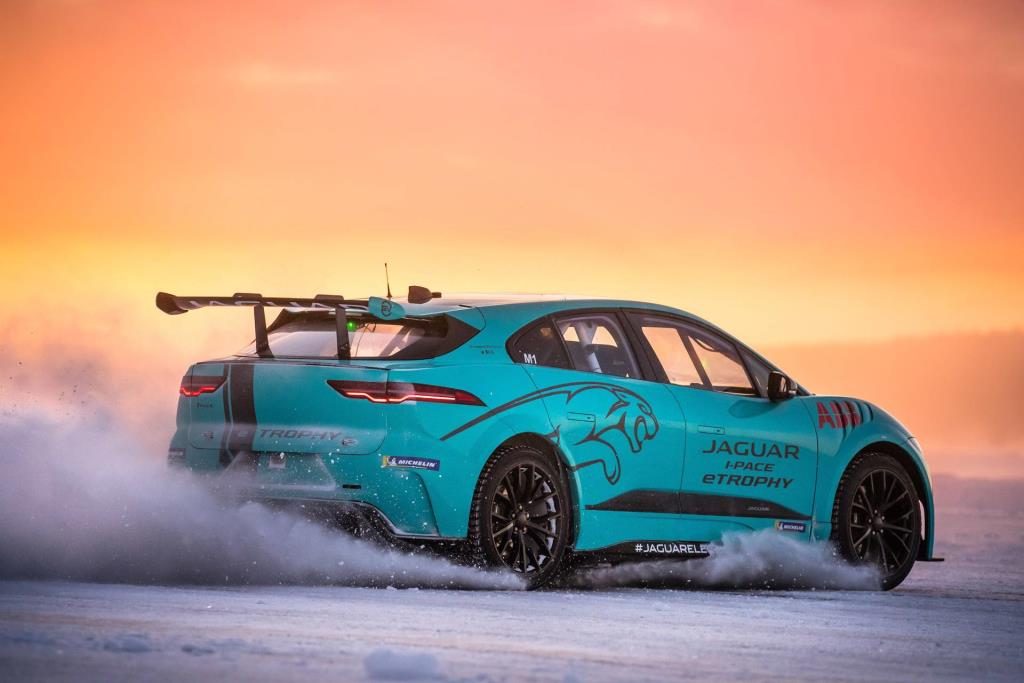 Jaguar Racing takes to the ice in Arctic Circle challenge