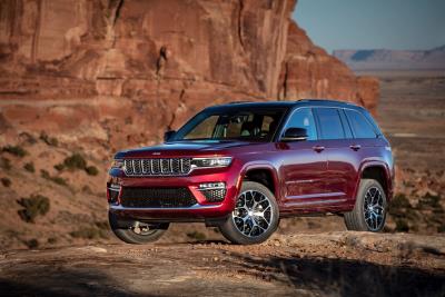 Jeep® Grand Cherokee Recognized With Automotive Loyalty Award by S&P Global Mobility