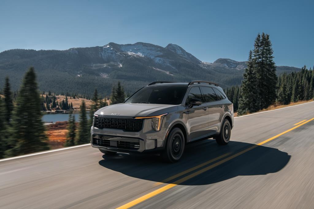 Two Kia models named to Cars.com 2025 Best Value New Cars Report