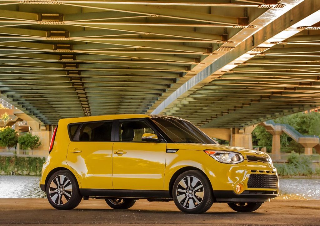 2016 KIA SOUL NAMED ONE OF THE 10 COOLEST CARS UNDER $18,000 BY KELLEY BLUE BOOK'S KBB.COM